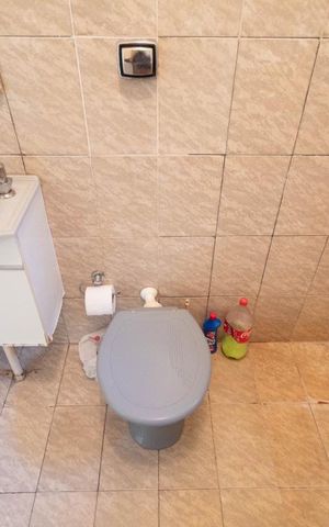 Casa de condomínio à venda com 167m², 2 quartos e 4 vagas Casa de condomínio à venda com 167m², 2 quartos e 4 vagasBanheiro