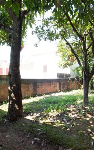 Casa de condomínio à venda com 167m², 2 quartos e 4 vagas Casa de condomínio à venda com 167m², 2 quartos e 4 vagasQuintal e Jardim