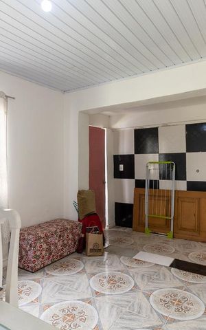 Casa à venda com 360m², 2 quartos e sem vaga Casa à venda com 360m², 2 quartos e sem vagaSala