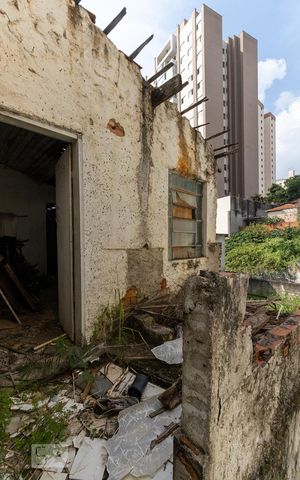 Casa à venda com 360m², 2 quartos e sem vaga Casa à venda com 360m², 2 quartos e sem vagaQuintal