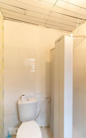 Casa à venda com 360m², 2 quartos e sem vaga Casa à venda com 360m², 2 quartos e sem vagaBanheiro