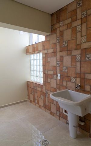 Casa para alugar com 130m², 3 quartos e 1 vagaÁrea de Serviço