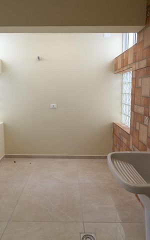 Casa para alugar com 130m², 3 quartos e 1 vagaÁrea de Serviço