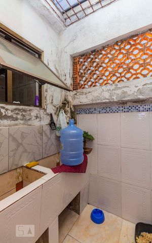 Casa à venda com 140m², 3 quartos e 6 vagas Casa à venda com 140m², 3 quartos e 6 vagasLavanderia