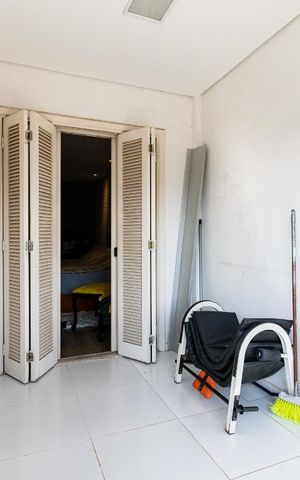 Casa à venda com 420m², 3 quartos e 4 vagas Casa à venda com 420m², 3 quartos e 4 vagasVaranda da Suíte 1