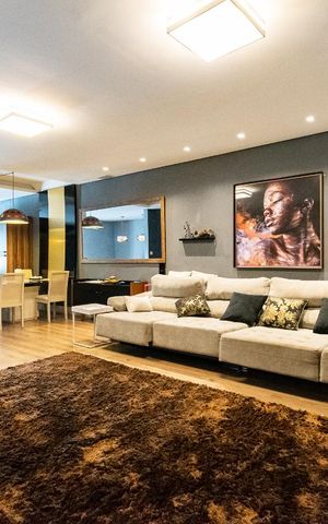 Casa à venda com 420m², 3 quartos e 4 vagas Casa à venda com 420m², 3 quartos e 4 vagasSala