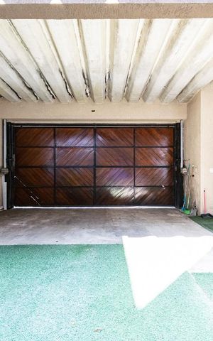 Casa à venda com 420m², 3 quartos e 4 vagas Casa à venda com 420m², 3 quartos e 4 vagasgaragem