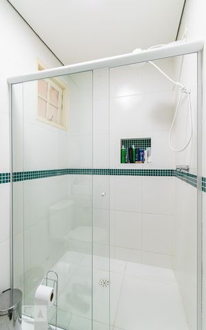 Casa à venda com 420m², 3 quartos e 4 vagas Casa à venda com 420m², 3 quartos e 4 vagasBanheiro da Suíte 2