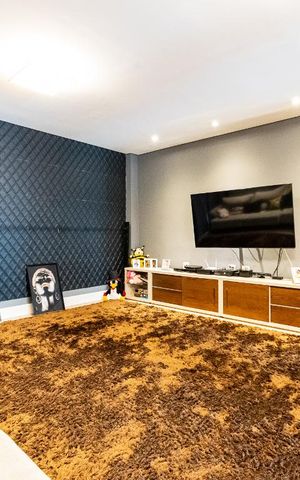 Casa à venda com 420m², 3 quartos e 4 vagas Casa à venda com 420m², 3 quartos e 4 vagasSala