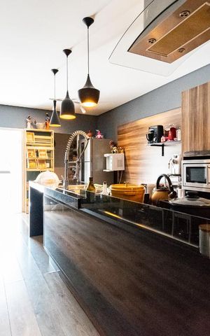 Casa à venda com 420m², 3 quartos e 4 vagas Casa à venda com 420m², 3 quartos e 4 vagasCozinha
