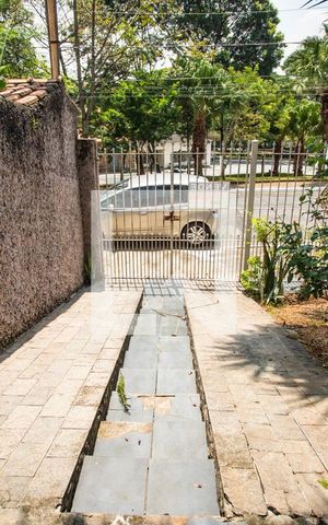 Casa à venda com 120m², 2 quartos e 3 vagas Casa à venda com 120m², 2 quartos e 3 vagasGaragem