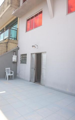 Casa à venda com 173m², 2 quartos e 2 vagas Casa à venda com 173m², 2 quartos e 2 vagasVaranda