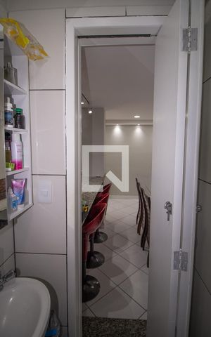 Casa à venda com 234m², 4 quartos e 2 vagasBanheiro 1
