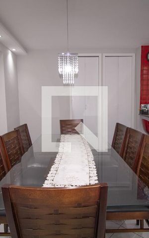 Casa à venda com 234m², 4 quartos e 2 vagasCopa