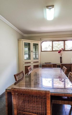 Apartamento para alugar com 380m², 4 quartos e 4 vagas Apartamento para alugar com 380m², 4 quartos e 4 vagasSala de Almoço
