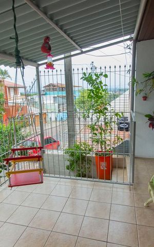 Casa à venda com 86m², 2 quartos e 1 vagavaranda