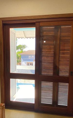 Casa à venda com 450m², 4 quartos e 3 vagasPorta Janela do Quarto 3