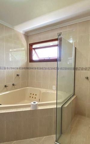 Casa à venda com 450m², 4 quartos e 3 vagasBanheiro da Suíte 