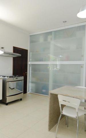 Casa à venda com 297m², 3 quartos e 8 vagas Casa à venda com 297m², 3 quartos e 8 vagasCozinha