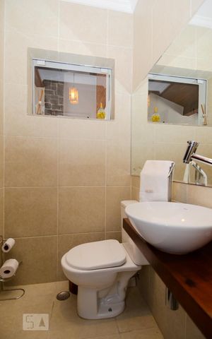 Casa à venda com 297m², 3 quartos e 8 vagas Casa à venda com 297m², 3 quartos e 8 vagasLavabo