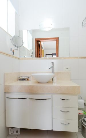 Casa à venda com 297m², 3 quartos e 8 vagas Casa à venda com 297m², 3 quartos e 8 vagasBanheiro da Suíte 3