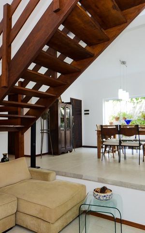 Casa à venda com 297m², 3 quartos e 8 vagas Casa à venda com 297m², 3 quartos e 8 vagasSala de Estar