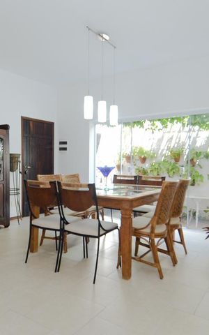 Casa à venda com 297m², 3 quartos e 8 vagas Casa à venda com 297m², 3 quartos e 8 vagasSala de Jantar