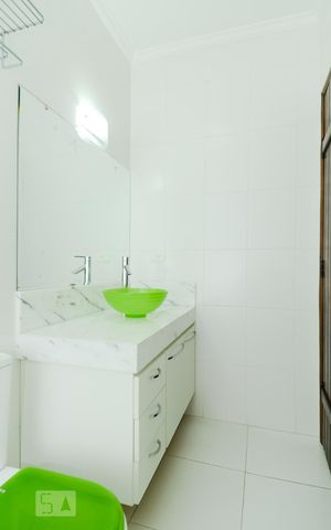Casa à venda com 297m², 3 quartos e 8 vagas Casa à venda com 297m², 3 quartos e 8 vagasBanheiro da Suíte 2