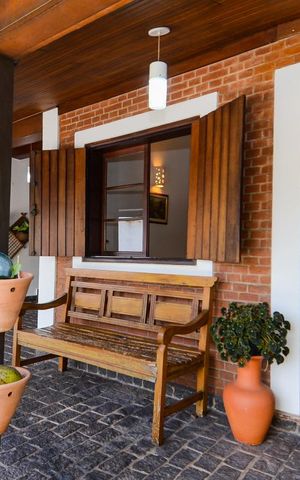 Casa à venda com 297m², 3 quartos e 8 vagas Casa à venda com 297m², 3 quartos e 8 vagasVaranda da Sala