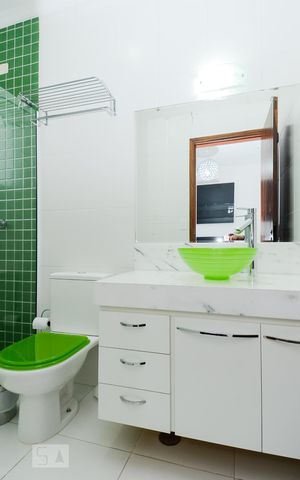 Casa à venda com 297m², 3 quartos e 8 vagas Casa à venda com 297m², 3 quartos e 8 vagasBanheiro da Suíte 2