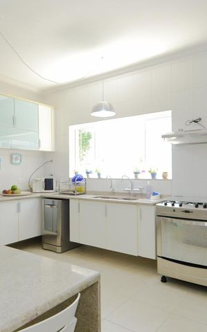Casa à venda com 297m², 3 quartos e 8 vagas Casa à venda com 297m², 3 quartos e 8 vagasCozinha