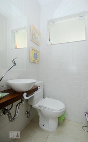 Casa à venda com 297m², 3 quartos e 8 vagas Casa à venda com 297m², 3 quartos e 8 vagasBanheiro da Sauna
