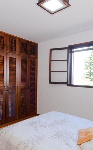 Casa à venda com 297m², 3 quartos e 8 vagas Casa à venda com 297m², 3 quartos e 8 vagasSuíte 3