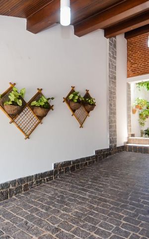 Casa à venda com 297m², 3 quartos e 8 vagas Casa à venda com 297m², 3 quartos e 8 vagasGaragem Coberta