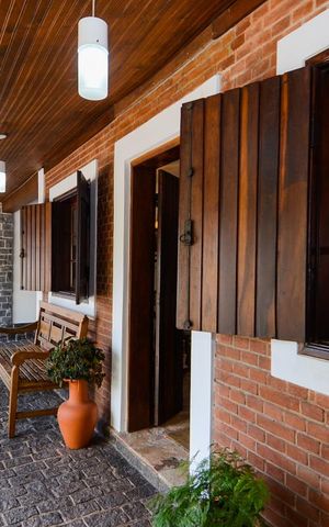 Casa à venda com 297m², 3 quartos e 8 vagas Casa à venda com 297m², 3 quartos e 8 vagasVaranda da Sala