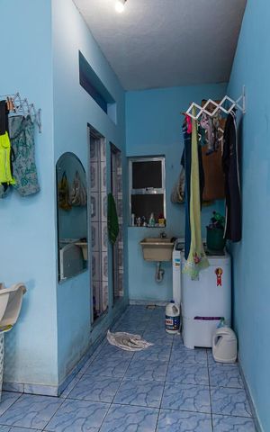 Casa à venda com 400m², 6 quartos e 6 vagas Casa à venda com 400m², 6 quartos e 6 vagasCasa 2 - Área de serviço