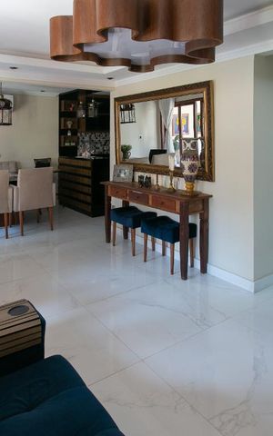 Casa de condomínio à venda com 120m², 3 quartos e 2 vagasSala