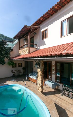 Casa de condomínio à venda com 120m², 3 quartos e 2 vagasFachada