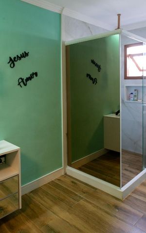 Casa de condomínio à venda com 120m², 3 quartos e 2 vagasBanheiro da Suíte