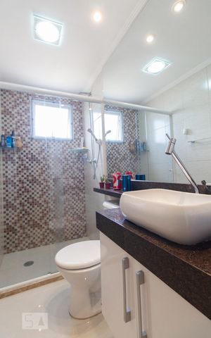 Apartamento para alugar com 45m², 2 quartos e 1 vaga Apartamento para alugar com 45m², 2 quartos e 1 vagaBanheiro
