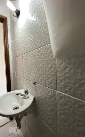 Casa para alugar com 67m², 2 quartos e 2 vagas Casa para alugar com 67m², 2 quartos e 2 vagasLavabo