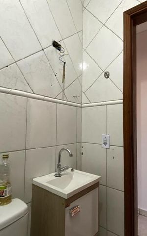 Casa para alugar com 67m², 2 quartos e 2 vagas Casa para alugar com 67m², 2 quartos e 2 vagasBanheiro