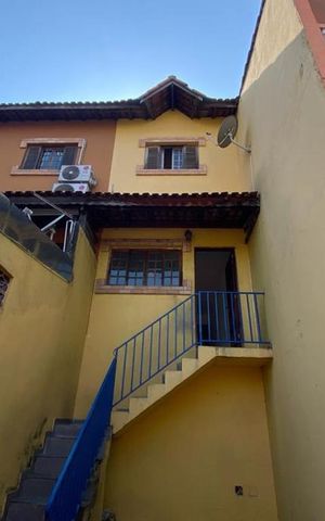 Casa para alugar com 67m², 2 quartos e 2 vagas Casa para alugar com 67m², 2 quartos e 2 vagasFachada