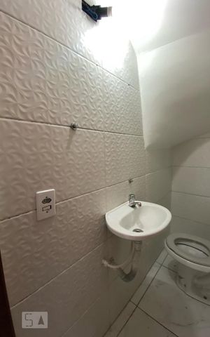 Casa para alugar com 67m², 2 quartos e 2 vagas Casa para alugar com 67m², 2 quartos e 2 vagasLavabo
