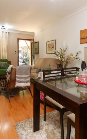 Casa à venda com 120m², 3 quartos e 2 vagasSala