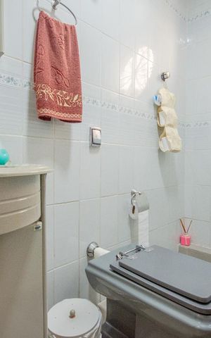 Casa à venda com 200m², 3 quartos e 2 vagasLavabo