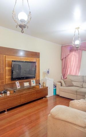 Casa à venda com 200m², 3 quartos e 2 vagasSala