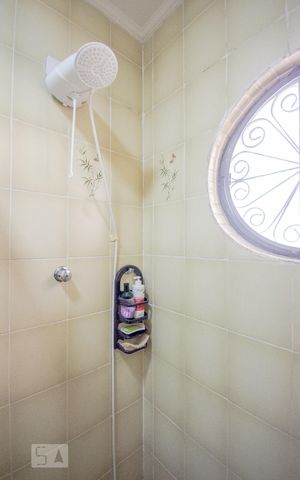 Casa à venda com 200m², 3 quartos e 2 vagasBanheiro