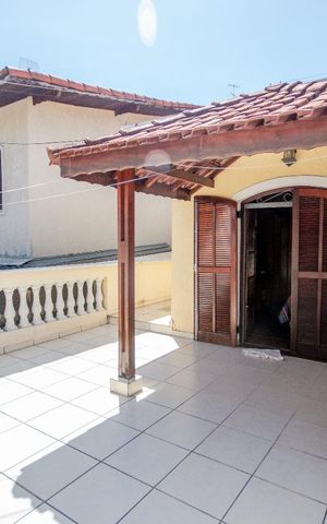 Casa à venda com 200m², 3 quartos e 2 vagasVaranda