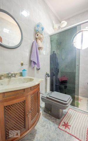 Casa à venda com 200m², 3 quartos e 2 vagasBanheiro
